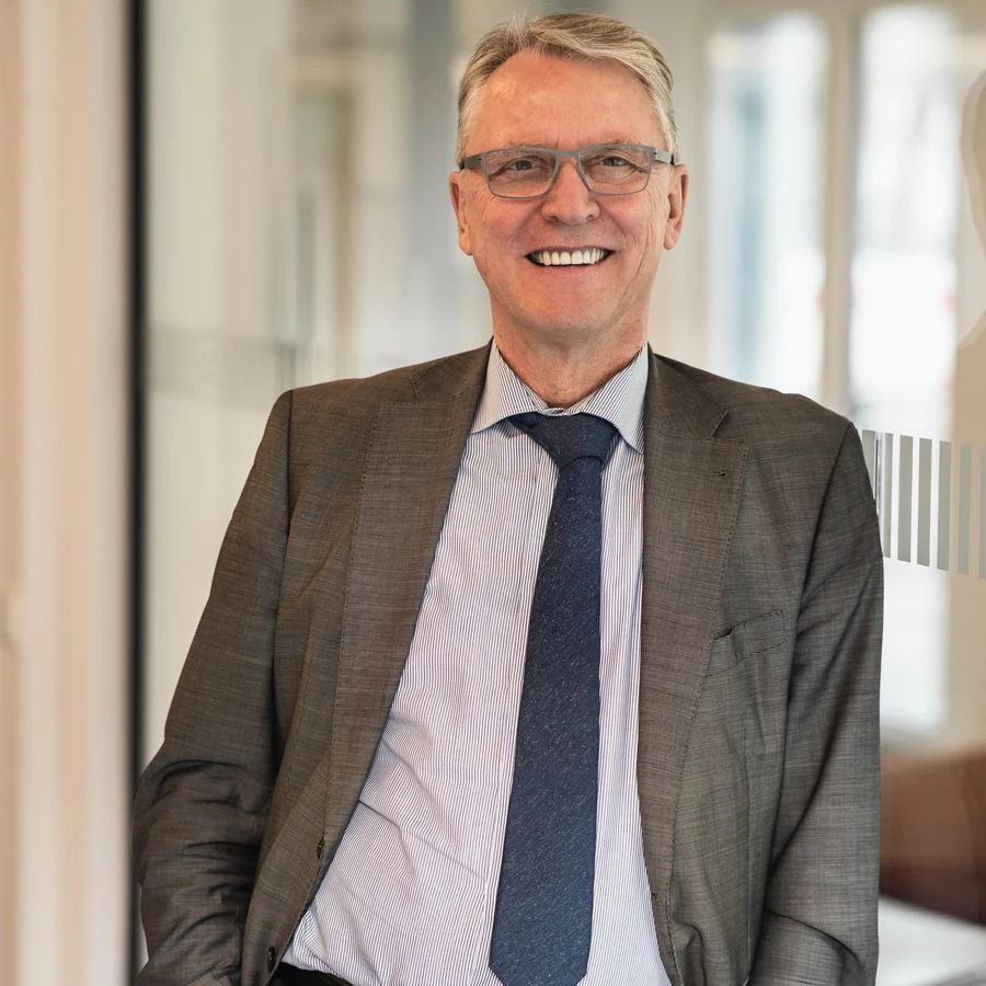 Offizielles Portrait von Prof. Dr. Christoph Meinel, Präsident der German University of Digital Science